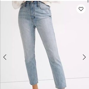 Madewell The Petite Curvy Perfect
Vintage Jean in Fitzgerald
Wash size 25, NWT